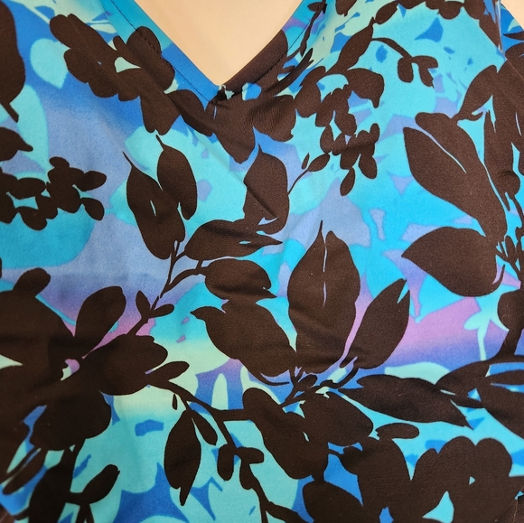 Swimsuit One Piece Size 1X (16W) - Picture 3 of 3